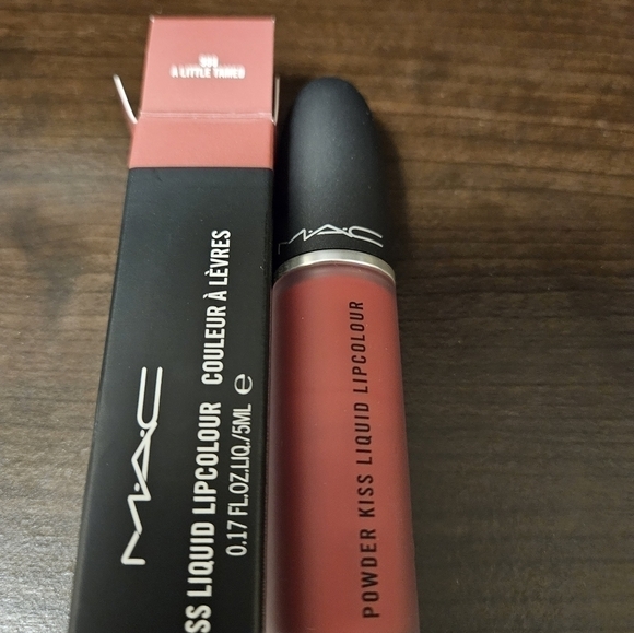 MAC POWDER KISS LIQUID LIPCOLOUR in A Little Tamed (NIB) - Picture 4 of 6